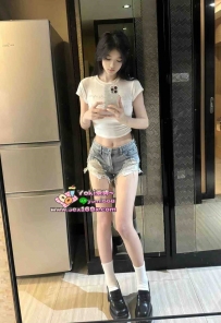 小隻骨感正妹